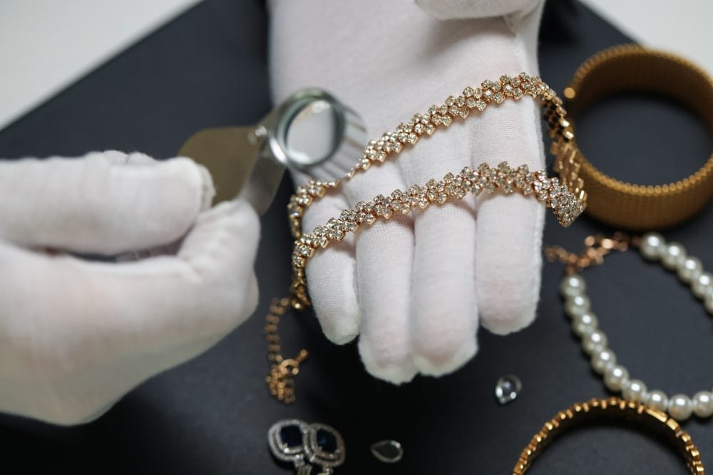 Jewelry is an item that men secretly buy for their mistresses but never buy for their wives