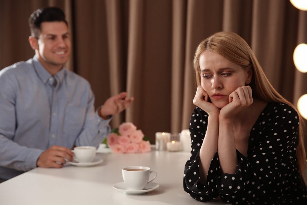 Here are the conversation traps taht ruin a first date before the entree arrives.