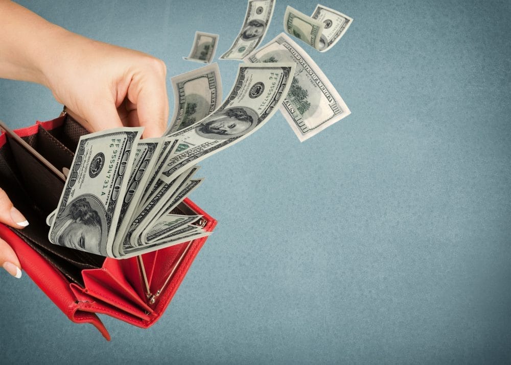 Some celebrity financial mistakes reveal gaps in budget discipline.