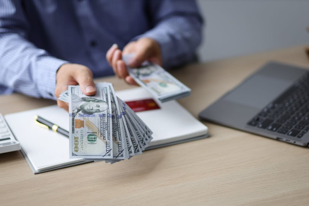 There Are Smart Ways to Ask for a Raise Without Ruining Your Reputation
