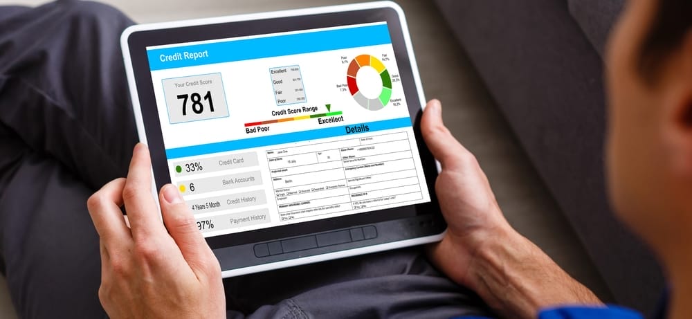 What Happens to Your Credit Score if the Economy Slips into a Vibecession?