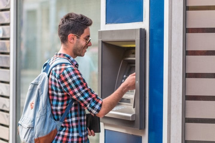 $3,000 Cash Withdrawal Cap: Why Banks Are Limiting Weekend Access
