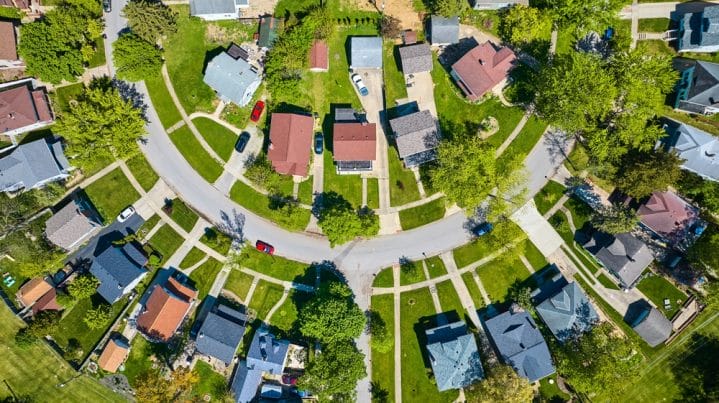 Homeowner Shocked After HOA Warns Them for Parking in Their Own Driveway